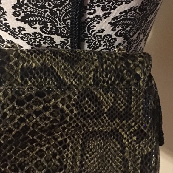 Beautiful Banana Republic Small Crossbody Bag - Picture 3 of 6